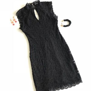 BEBE Elegant lace dress